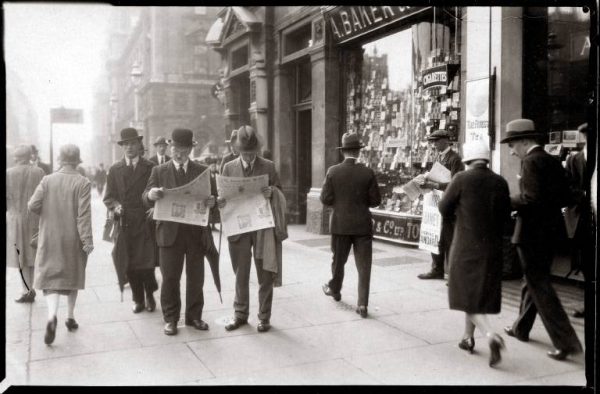 Foto: Karl Delius: Straßenszene in London 1932